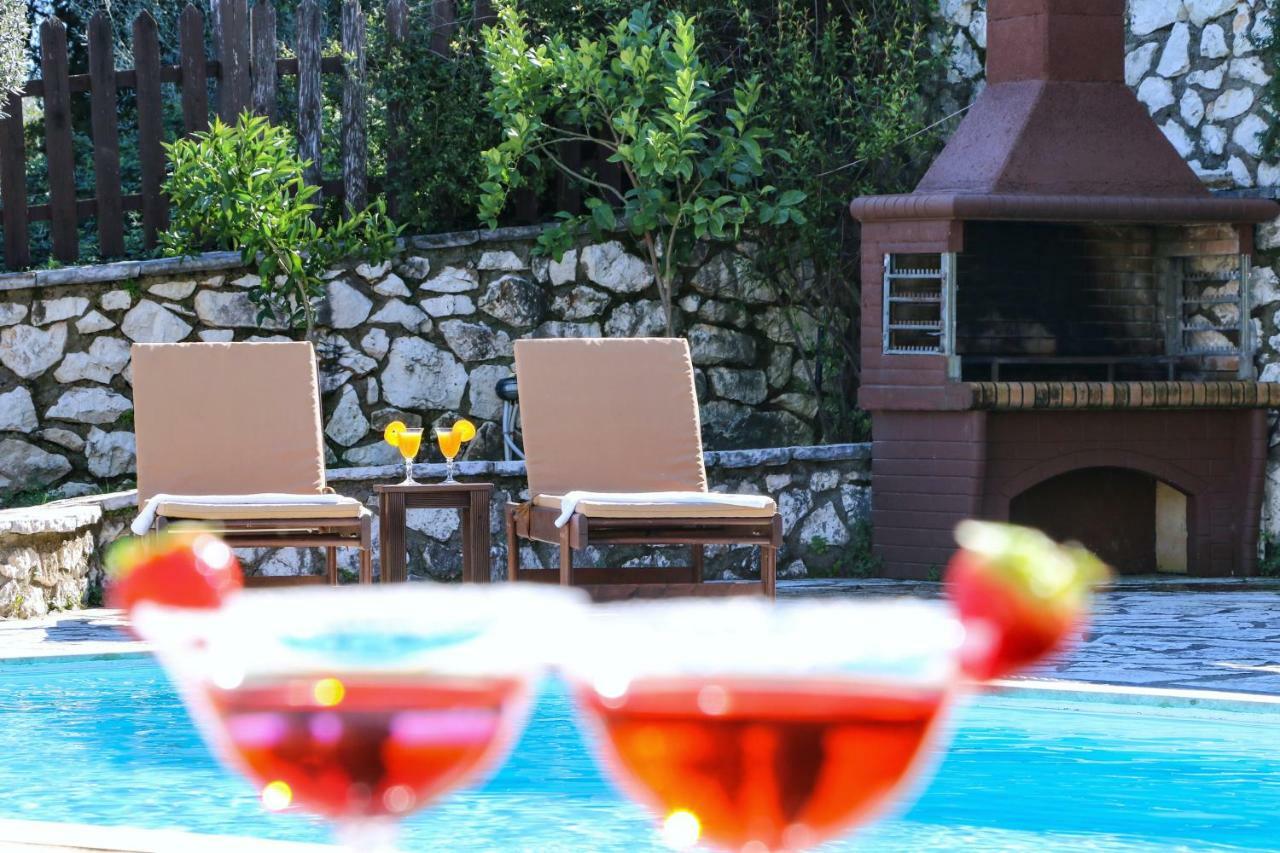 Villa Summer Breeze Nikiana Exterior foto